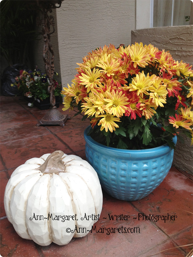 pumpkin-mums-fall-porch